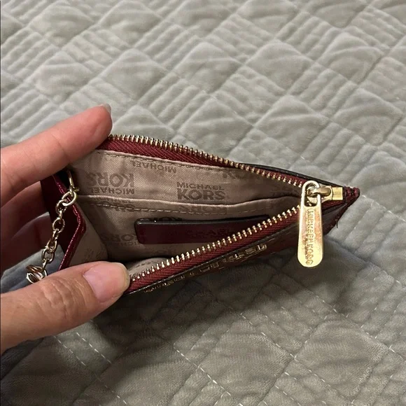 Michael Kors Burgundy Star Patterned Key Holder - Picture 3 of 3